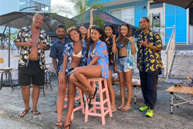 イメージ：バイト社員スタッフ集合写真